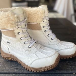 UGG Adirondack II Winter Leather Boots White US 9